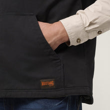 Load image into Gallery viewer, Mustang Men's Outback Canvas Vest - Black
