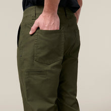 Load image into Gallery viewer, Hard Yakka Men's Heritage Carpenters Pants - Forest
