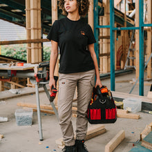 Load image into Gallery viewer, FUZE Women's Cargo Pants - Desert
