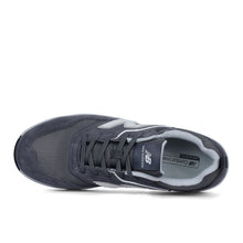 Load image into Gallery viewer, New Balance Men's Elite Lite - Grey/White
