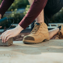 Load image into Gallery viewer, KingGee Men's Tradie ComfortMax Zip Sided Safety Boots - Wheat
