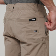 Load image into Gallery viewer, Hard Yakka Men&#39;s X Range X Mid-Short - Desert - Shorts
