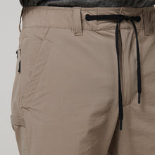 Load image into Gallery viewer, Hard Yakka Men&#39;s X Range X Mid-Short - Desert - Shorts
