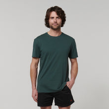 Load image into Gallery viewer, Hard Yakka Men&#39;s Core Short Sleeve Tee - GARDERNERS GREEN - Tees
