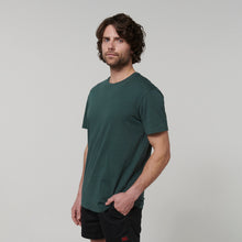 Load image into Gallery viewer, Hard Yakka Men&#39;s Core Short Sleeve Tee - GARDERNERS GREEN - Tees
