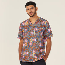 Load image into Gallery viewer, NNT Unisex Bush Tucker Scrub Top - Bush Tucker
