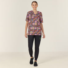 Load image into Gallery viewer, NNT Unisex Bush Tucker Scrub Top - Bush Tucker
